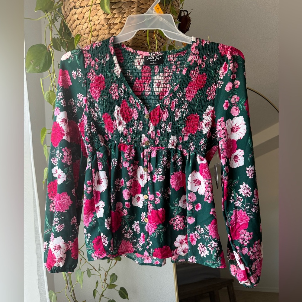 Elegant Floral Blouse in Green and Pink